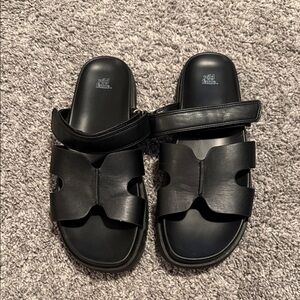WILD FABLE BLACK SLIDE SANDALS WITH ADJUSTABLE STRAP